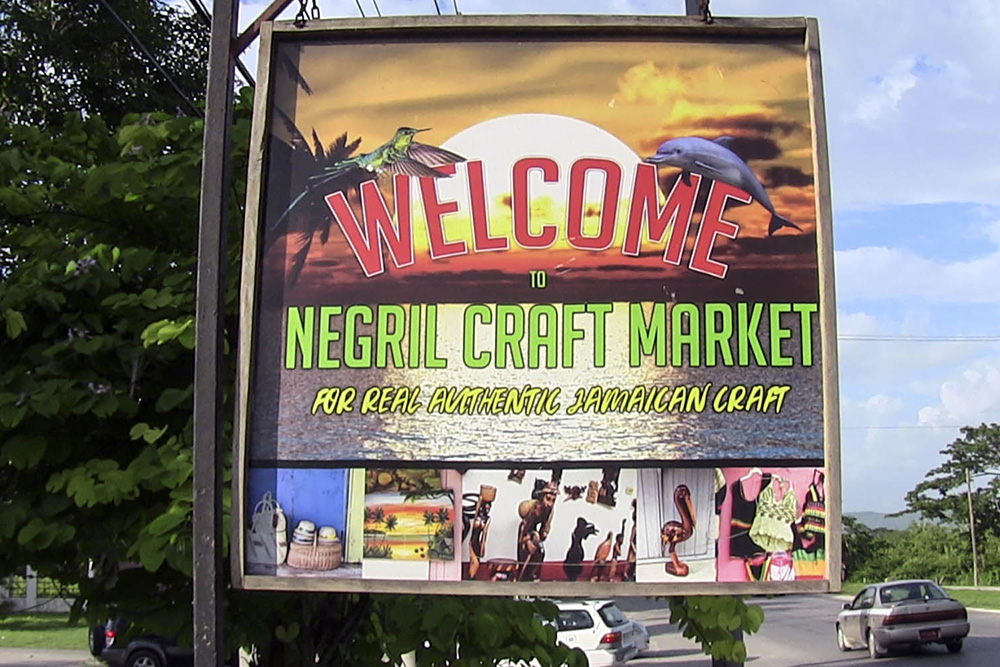 Negril Craft Market - Irie Zayne Taxi and Tours Jamaica - www.iriezaynetaxiandtoursjamaica.com - www.IrieZayneTaxiAndToursJamaica.net